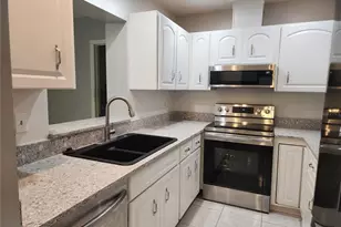 1102 Halton Ct, Sun City Center, FL 33573 - Photo 8