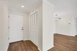 226 Golden Gate Point, Sarasota, FL 34236 - Photo 12