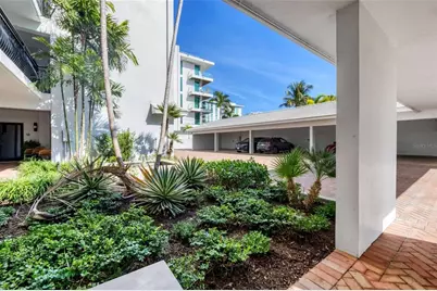 226 Golden Gate Point #32, Sarasota, FL 34236 - Photo 8