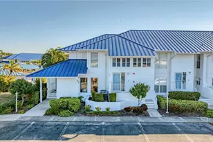 983 Sandpiper Cir, Bradenton, FL 34209 - Photo 1