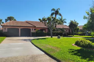 638 S Owl Dr, Sarasota, FL 34236 - Photo 1