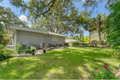 401 28th Street W, Bradenton, FL 34205 - Photo 30