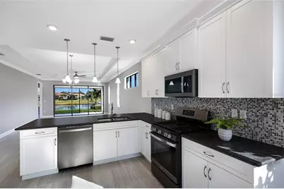 5197 Barnett Circle, Lakewood Ranch, FL 34211 - Photo 8