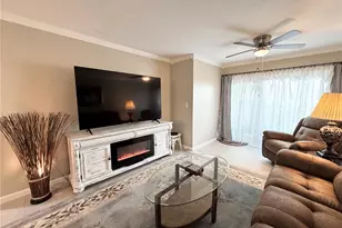 1100 E Bay Dr, Largo, FL 33770 - Photo 12