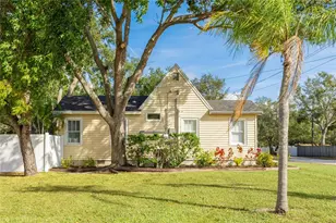 3011 6th St, Sarasota, FL 34237 - Photo 4