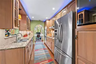 941 Virginia Dr, Sarasota, FL 34234 - Photo 26