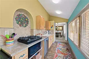 941 Virginia Dr, Sarasota, FL 34234 - Photo 40