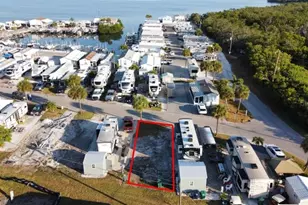 39 Montego Dr, Palmetto, FL 34221 - Photo 1