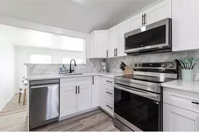 640 Broadway Street, Longboat Key, FL 34228 - Photo 10