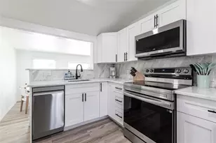 640 Broadway St, Longboat Key, FL 34228 - Photo 10