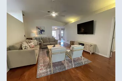 1012 Laurel Avenue, Venice, FL 34285 - Photo 2