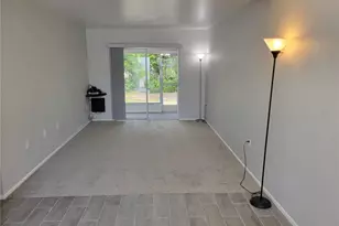 2009 Canal Dr, Bradenton, FL 34207 - Photo 6