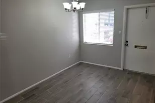 2009 Canal Dr, Bradenton, FL 34207 - Photo 2