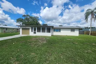 109 21st St NE, Bradenton, FL 34208 - Photo 1