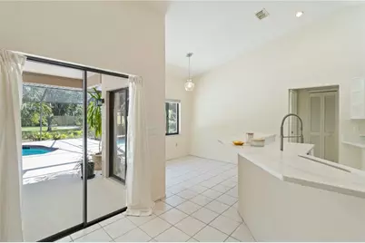 5206 Woodlawn Circle E, Palmetto, FL 34221 - Photo 10