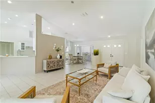 5206 Woodlawn Cir E, Palmetto, FL 34221 - Photo 6