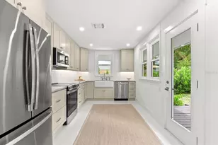 1051 Indian Beach Dr, Sarasota, FL 34234 - Photo 12