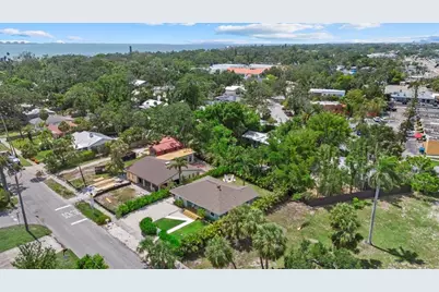 1051 Indian Beach Drive, Sarasota, FL 34234 - Photo 34