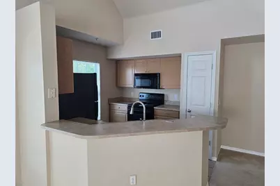 5601 Rosehill Road #203, Sarasota, FL 34233 - Photo 2