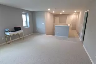 9235 Freedom Hill Dr, Seffner, FL 33584 - Photo 12