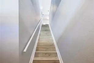 5521 Rosehill Rd, Sarasota, FL 34233 - Photo 4