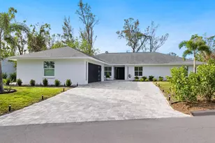 749 Tropical Cir, Sarasota, FL 34242 - Photo 4