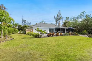 749 Tropical Cir, Sarasota, FL 34242 - Photo 32