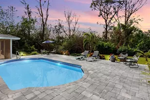 749 Tropical Cir, Sarasota, FL 34242 - Photo 2