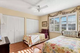 3823 Glen Oaks Dr E, Sarasota, FL 34232 - Photo 22