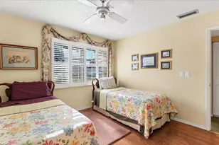 3823 Glen Oaks Dr E, Sarasota, FL 34232 - Photo 22