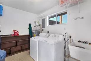 3823 Glen Oaks Dr E, Sarasota, FL 34232 - Photo 24