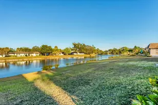 3823 Glen Oaks Dr E, Sarasota, FL 34232 - Photo 26