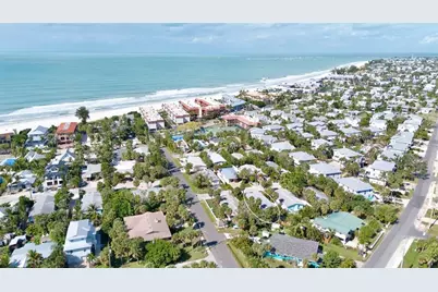 5803 Imperiore Avenue, Holmes Beach, FL 34217 - Photo 32