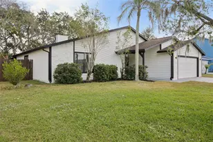 665 Eastpointe Pkwy, Sarasota, FL 34232 - Photo 2