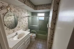 1211 Capri Isles Blvd, Venice, FL 34292 - Photo 14