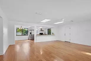 1632 Worrington St, Sarasota, FL 34231 - Photo 10