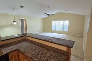 4836 79th Avenue Plaza E, Sarasota, FL 34243 - Photo 14