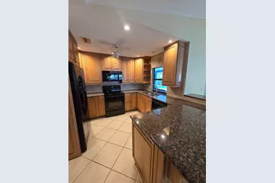 4836 79th Avenue Plaza E, Sarasota, FL 34243 - Photo 12