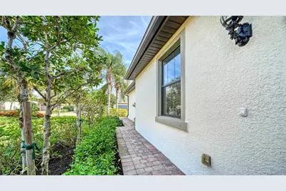 12228 Marsh Pointe Road, Sarasota, FL 34238 - Photo 4