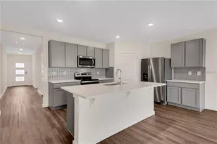 17114 Barnwood Pl, Lakewood Ranch, FL 34211 - Photo 2