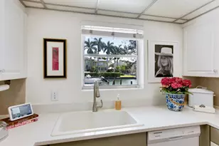 1542 Gulfview Dr, Sarasota, FL 34236 - Photo 24