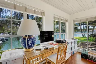 1542 Gulfview Dr, Sarasota, FL 34236 - Photo 20