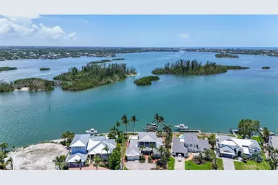 878 Freeling Drive, Sarasota, FL 34242 - Photo 2