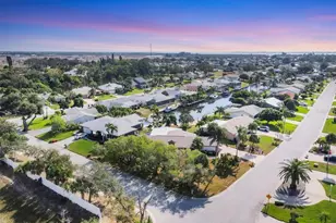 4419 Mangrove Point Rd, Bradenton, FL 34210 - Photo 4