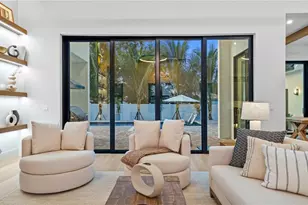 1915 Tulip Dr, Sarasota, FL 34239 - Photo 8