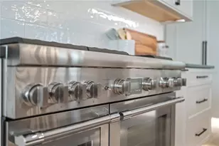 1915 Tulip Dr, Sarasota, FL 34239 - Photo 24