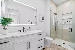 1915 Tulip Dr, Sarasota, FL 34239 - Photo 42