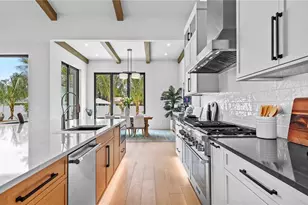 1915 Tulip Dr, Sarasota, FL 34239 - Photo 12