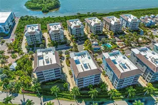 391 Aruba Cir, Bradenton, FL 34209 - Photo 2