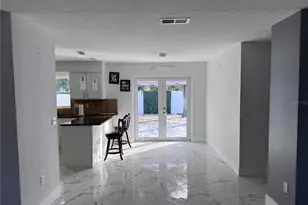 4082 Velarde Ln, Sarasota, FL 34235 - Photo 4